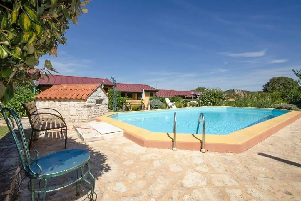 Poolside Compact Family Cottage Sara Rovinjsko Selo Kroatien