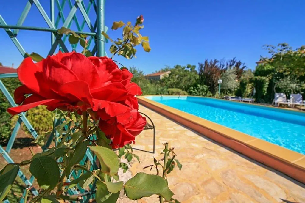 Poolside Compact Family Cottage Sara Rovinjsko Selo 0*,
